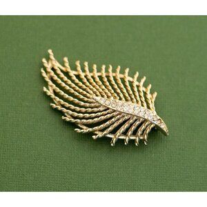 Vintage Mid Century Gold Tone Rhinestone Leaf Brooch K1